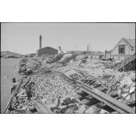 Ruines du port de Dunkerque.