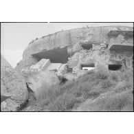 Blockhaus détruit de la batterie d'artillerie allemande côtière Todt au Cap Gris-Nez.
