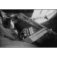 Destruction dans le port de Dunkerque.