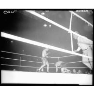 Soirée de la Marine nationale au Vélodrome d'Hiver : match de boxe opposant Marcel Cerdan à Joë Brun