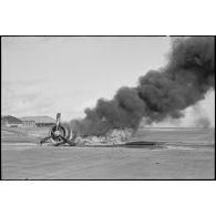 Crash d'un bombardier en piqué Douglas SDB-5 Dauntless de la flottille 3FB sur une des pistes d'envol de la base de Cognac.