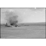 Crash d'un bombardier en piqué Douglas SDB-5 Dauntless de la flottille 3FB sur une des pistes d'envol de la base de Cognac.