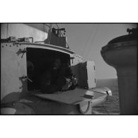 Télémétriste à bord d'un croiseur, probablement le croiseur lourd Duquesne.