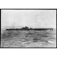 Vue tribord du sous-marin Pascal.