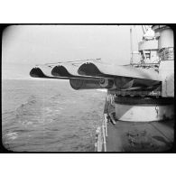 Tube lance-torpilles triple d'un navire de la Marine nationale.