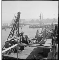 Armement de bâtiments de commerce dans des ports français.