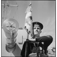 Porte-fanion du torpilleur Simoun.