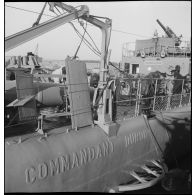 L'aviso Commandant Duboc à quai dans le port de Cherbourg.