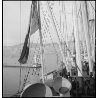Le port d'Alger vu depuis le pétrolier Bourgogne, réquisitionné par la Marine nationale.