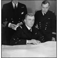 Portrait de l'amiral Jean-Marie Abrial, commandant les forces navales du Nord, dans son poste de commandement (bastion 32) à Dunkerque.