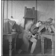 Repos d'un commandant au bastion 32, PC de l'amiral Abrial à Dunkerque.