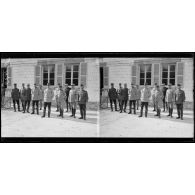 Bouy, groupe des officiers d’Etat-major du général Langle de Cary. [légende d’origine]