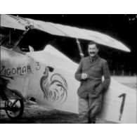 Guynemer sur son Spad ; escadrilles de chasse sur Nieuport ; avions de chasse des années 1930.