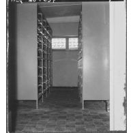 Beni Messous. Camp Basset. Nouvelle cuisine moderne du centre d'instruction du train n°160 (CIT 160).