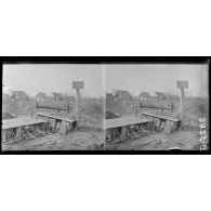 Crapeaumesnil (Oise), dépôt de grenades allemandes. [légende d'origine]