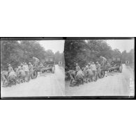 Meuse, exercice de tracteurs du 86e régiment d'artillerie lourde, préparation du tracteur avant la montée d'un Caterpillar. [légende d’origine]