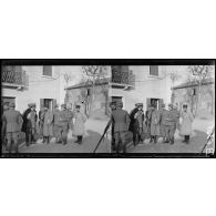 Cornuda. Général Peppino Garibaldi, officiers français, italiens et anglais. [légende d'origine]