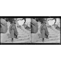 L'adjudant Salgemma du 1er Etranger ayant combattu en Argonne et attaché à l'Etat-major du général Peppino Garibaldi, "Brigade Alpi". [légende d'origine]