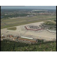 Vues aériennes de Berlin en hélicoptère.