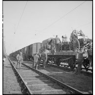 Plan général d'un wagon ouvert qui transporte des cuisines roulantes.