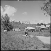 Route menant au domaine Sainte-Marie à Dalat.