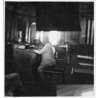 Une séance du Conseil consultatif de Cochinchine tenue dans l'Hôtel de Ville de Saigon. [description provisoire]