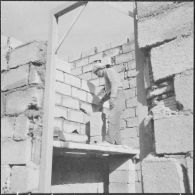 Aïn Temouchent. On procède à la finition des maisons, dans huit jours elles seront habitées.