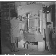 Rio Salado. Atelier de céramique. Ouverture du four de chauffe. 700° pendant 36h.