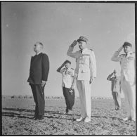 Ouargla. Pierre Messmer et les autorités pendant la cérémonie.