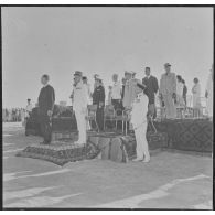 Ouargla. Pierre Messmer et les autorités pendant la cérémonie.