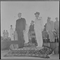 Ouargla. Pierre Messmer et les autorités pendant la cérémonie.