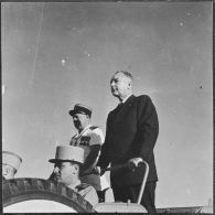 Ouargla. Pierre Messmer et une autorité militaire pendant la cérémonie.