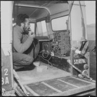 Recherche archéologie pétrolifère dans le désert algérien.