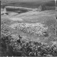 Aïn el Hadjar. Fabrique de papier. Stock de papier.