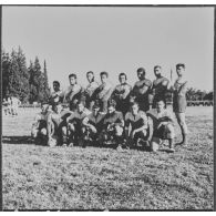 Maison Carrée. Finale de rugby. Equipe du 28e RD (28e régiment de dragons).