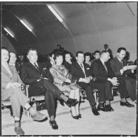 Hussein Dey. Base aérienne 148 (BA 148). Réveillon du nouvel an. Des spectateurs.