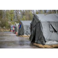 Village de tentes du camp britannique du Royal Logistic Corps à Vouziers.