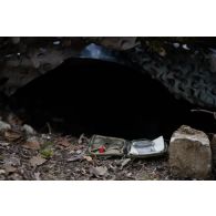 Construction d'une cache d'observation du 2e régiment de hussards (RH) en forêt de Ville-sous-la-Ferté.