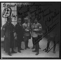 17 / 21 avril [1915]. Gerardmer. Cap[itaine] Noinski, g[énér]al de Maud'huy, cap[itaine] [non déchiffré], col[onel] Gamelin, C[ommandan]t de Galbert. L'autre est bonne. T.S.V.P. [légende d'origine]