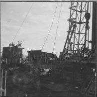 Sidi Mohammed Ben Aouda. Puits ODM6 de la SN REPAL (société nationale de recherche et d'exploitation de pétrole en Algérie). Les machines.