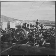 Sidi Mohammed Ben Aouda. Puits ODM6 de la SN REPAL (société nationale de recherche et d'exploitation de pétrole en Algérie). Les machines.