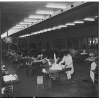 Relizane. Bonneterie d'Oued-Zina. La salle principale.