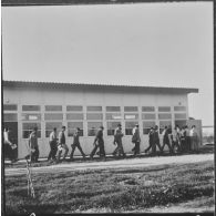 Clinchant. Centre de formation professionnelle agricole (CFPA). Les élèves vont dans la salle de cours.