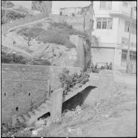 Bab el Oued. Fusillade sur le 2e bataillon du 73e régiment d'infanterie de marine (RIMa). Des soldats à leur poste.