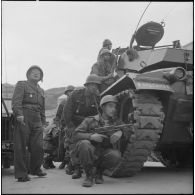 Bab el Oued. Fusillade sur le 2e bataillon du 73e régiment d'infanterie de marine (RIMa). Des soldats à leur poste.