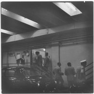 Mers el-Kébir. Visite d'autorités civiles et militaires à la base navale.
