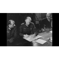 Capitulation de l'Allemagne à Reims.