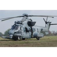 Caracal de l'armée de l'Air lors d'une démonstration dynamique à Mourmelon.