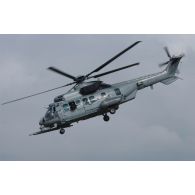 Caracal de l'armée de l'Air lors d'une démonstration dynamique à Mourmelon.