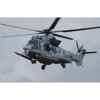 Caracal de l'armée de l'Air lors d'une démonstration dynamique à Mourmelon.